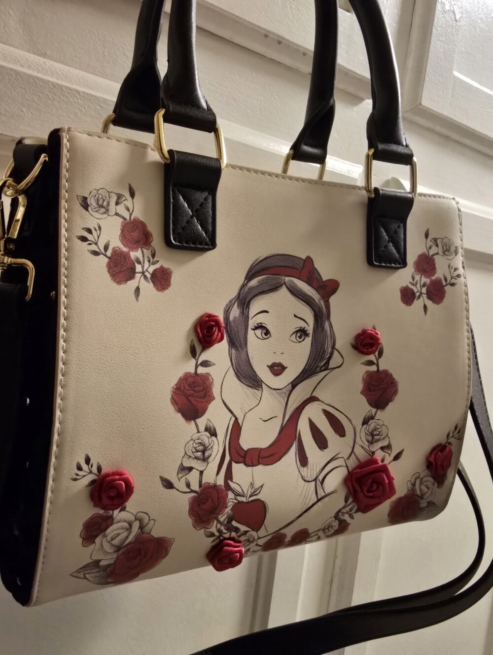 Snow White Roses Purse